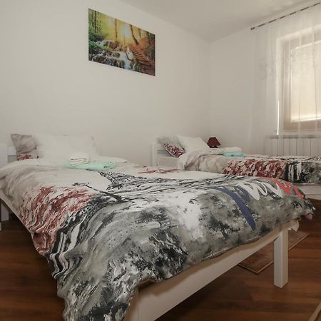 Apartman Lucija & Luka Otočac Exteriér fotografie